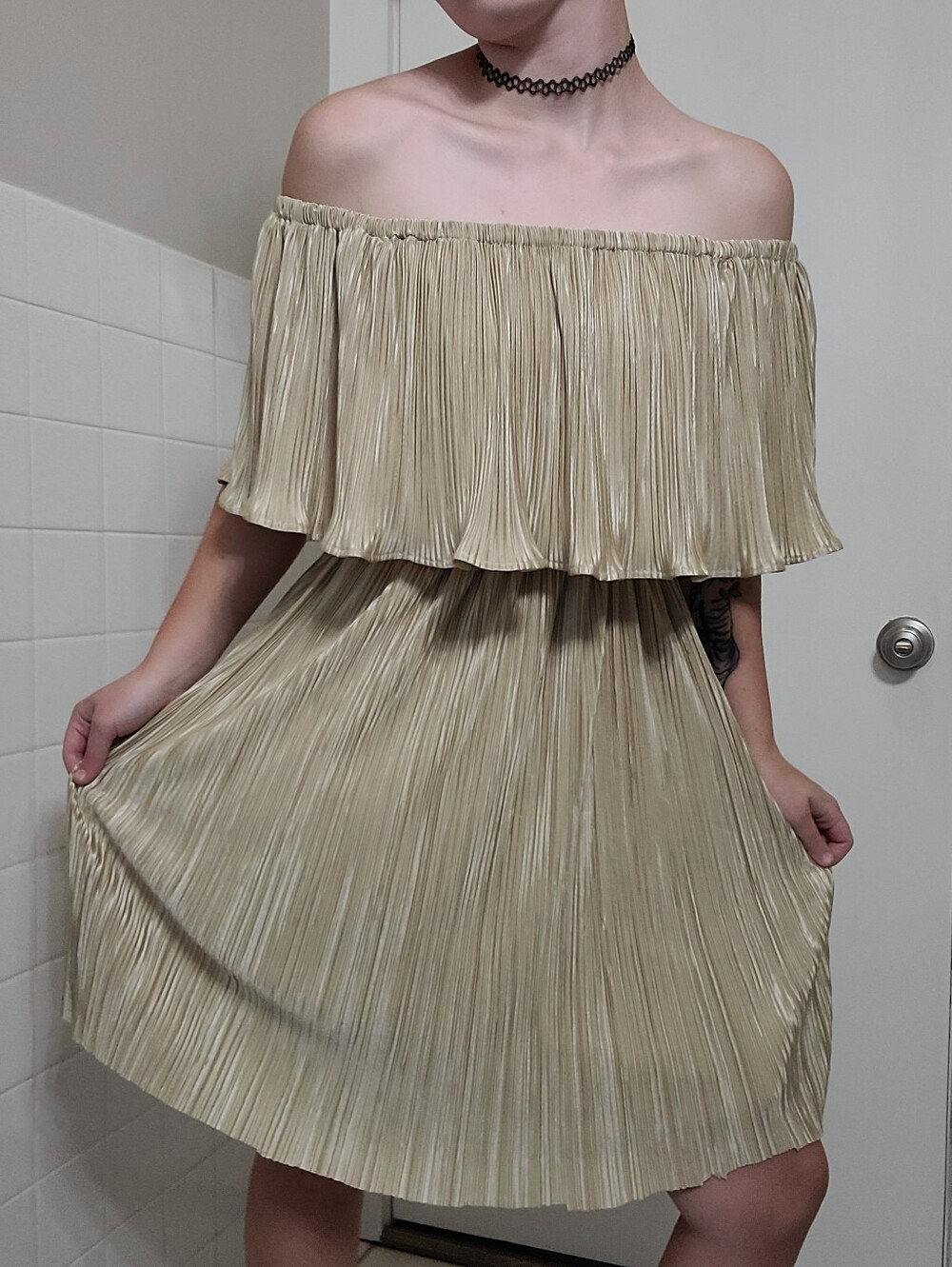 gold dress - Picture 3 of 8